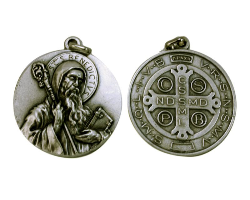 Medallón San Benito 4,3cm  fundicion