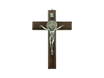 Crucifijo_de_pared_de_madera_con_Cristo_y_medalla_San_Benito_15x10cm_-_frente